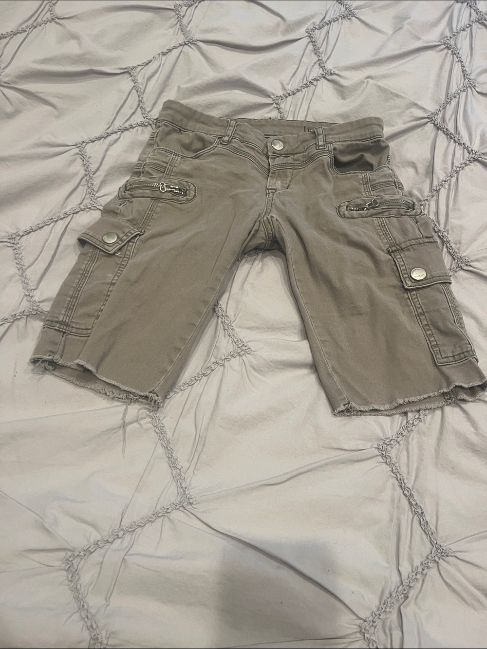BlankNyc Cargo Shorts in Olive Green - size 24